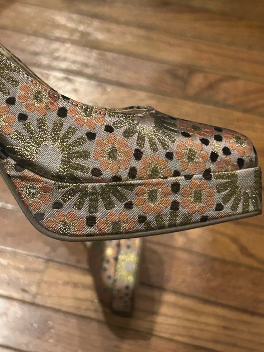 Katy Perry Collections Metallic Floral Block Heel Pumps - Rose Gold/Bronze 8.6 - Picture 2 of 12